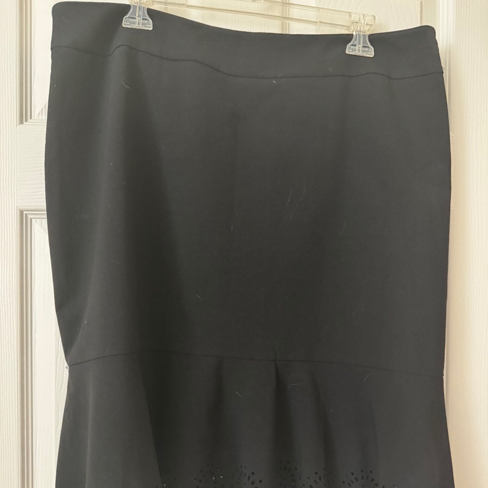 Nine West - black straight skirt - Size 16